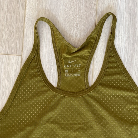 Size small olive green Nike tank - Picture 2 of 3